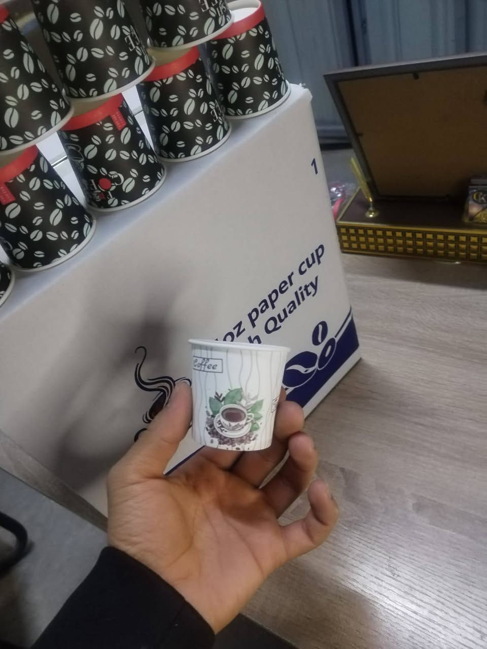 يوجد كلاص حجم 4 اونز
كميات كبيرة جدآ 
وأسعار تنافسيه لأصحاب الجمله والمواكب الحسينيه
وأصل لاصحاب لإعداد 
***********
