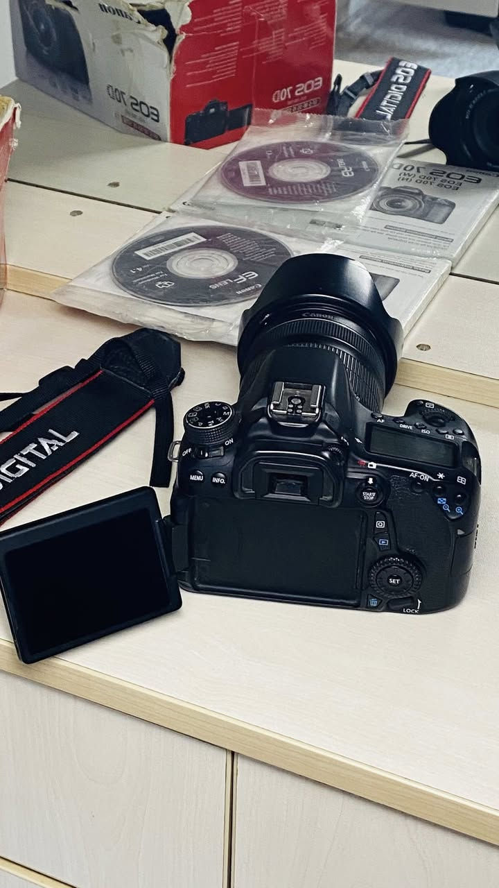 70D linse 18-135
320$ clean 100%


**إذا كنت صاحب هذا الإعلان وتريد حذفه لأي سبب، رجاءا أرسل رسالة إلى الدعم الفني**