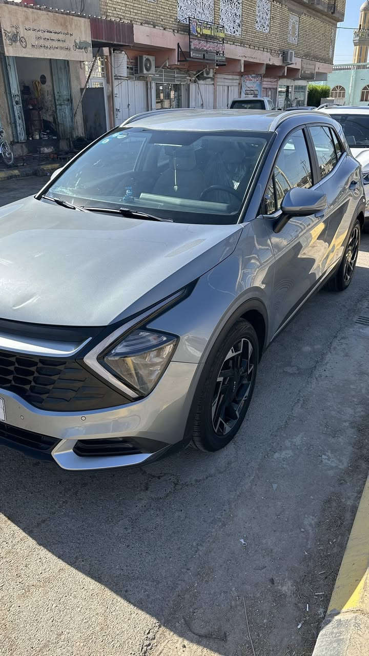 سياره سبورتج موديل ٢٣
رقم بغداد خليجي ماشيه ٥٢،٣٠٠  بيها رصعه بالبنيد رايده ب ١٩٥ ورقه مع مجال للجاد مكاني الكوت مراسلة الواتساب او الاتصال على ***********
