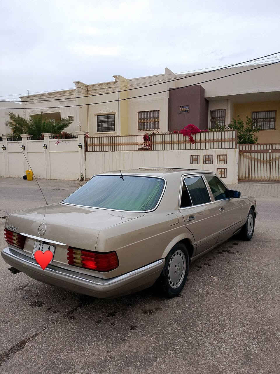 السلام عليكم للبيع فقط مارسدس رئاسي موديل 87
سياره جديده جاهزه من كلشي ربع ماذب عليه 
باتري جديد حداديه جديده تبريد شغال ثلج 
تخم تاير جديد سماعات بلادي مجسم صوت 
صبغ عام جماليه بدون ضربه بدون خياس 
السعر 90 وبيه مجال الشراي يتصل وبي خير ويدلل 
***********
مكان السياره نجف الاشرف
