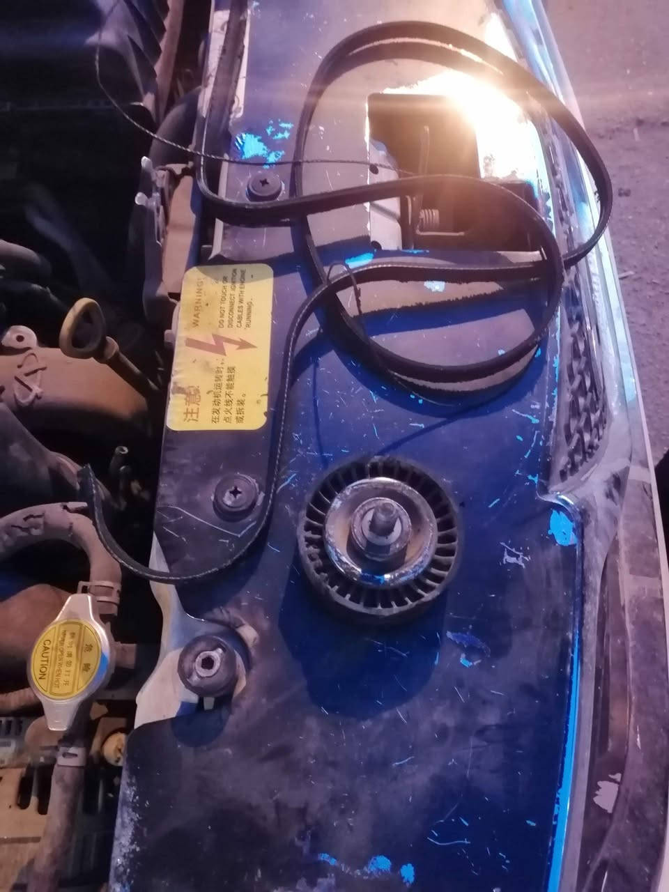 السلام عليكم من أعمالنا المواقعية قبل الفطور تبديل قايش و رولات بسبب تلف الروله والحمد الله ما طب خيوط القايش الئ التايمن 
الفني ابو مهيمن ***********
