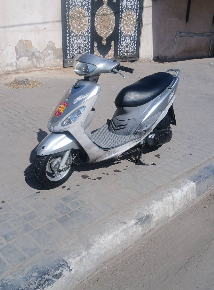 سلام عليكم ماكس قجمه للبيع دراجه خير من الله احلا من الصور دراجه رمبه ستوه نازله السعر ٩٠٠ وبيه مجال العنوان المعقل *********** البصرة, العراق
