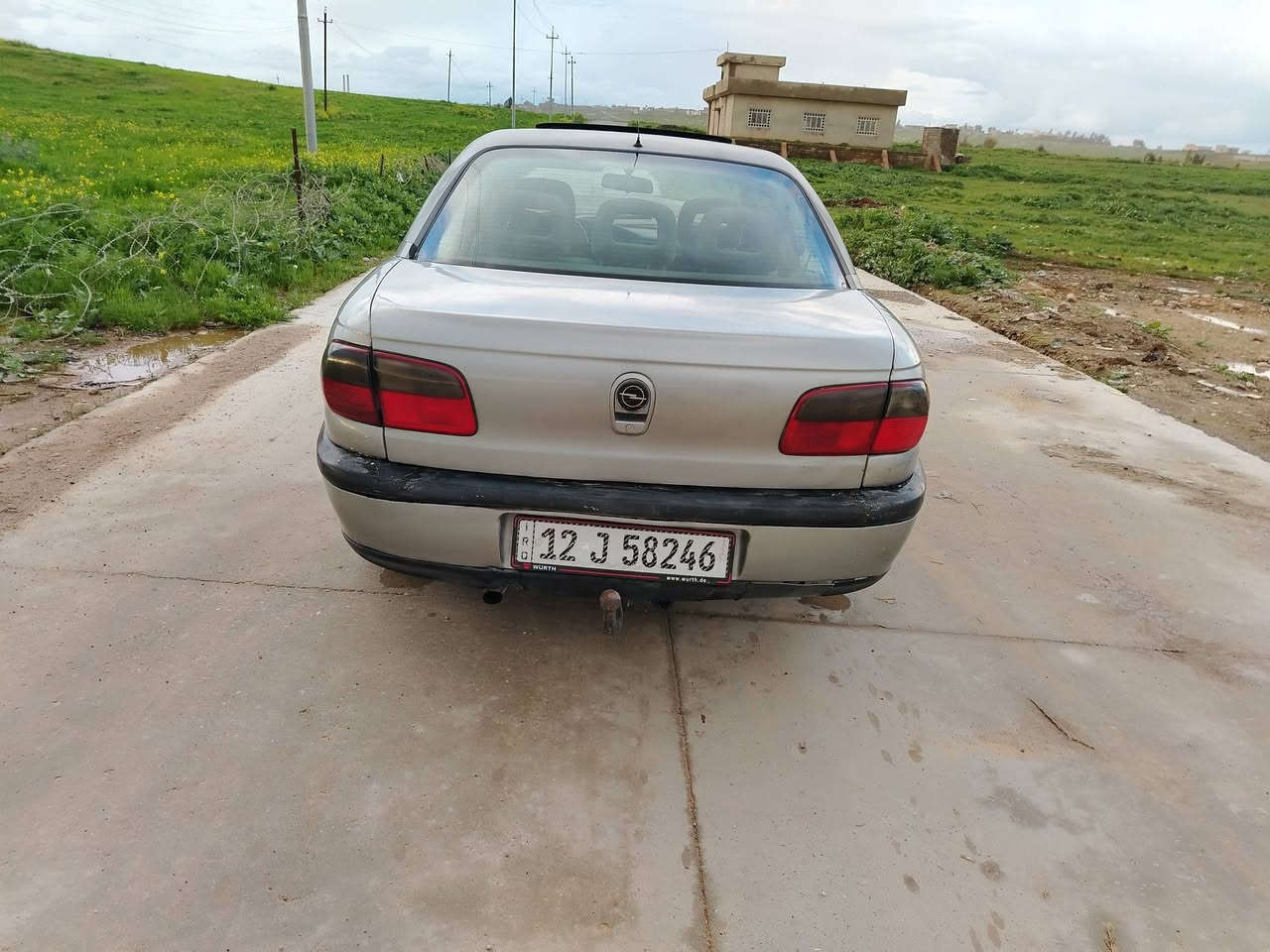 اوبل بزون 97 سنويا وهزا جديد بسمي محرك 20 فل كير اتوماتيك ميكانيك طخم تاير باتري جديد
طخم الأمامي عل نص طخم خلفي جديد
بيها صبغ مكانات جاملغ ورا السايق بي طخا
والباقي شرط تبريد يعوز غاز سعر 40
عنوان موصل الأيمن ***********
