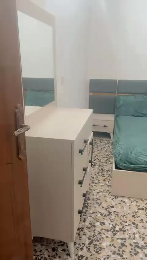 غرفه نوم تركيه خمس قطع ام الجك داخله اناره
بسعر ٥٠٠ وبيها 
***********
