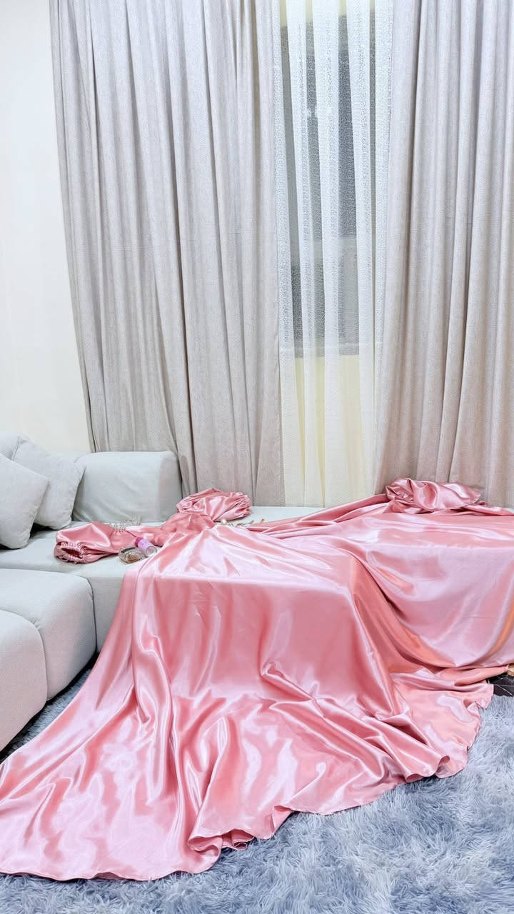 السلام عليكم فستاني للبيع ماملبوس اخذتة ب100 ابيعة ب75 قياسة يلبس 40 وشوية فوك هو عريض وبي حزام وبي هاي الي تنفش الفستان مابي كل عيب نفس الصورة مكاني كركوك الي تريدة هي دز توصيل


**إذا كنت صاحب هذا الإعلان وتريد حذفه لأي سبب، رجاءا أرسل رسالة إلى الدعم الفني**