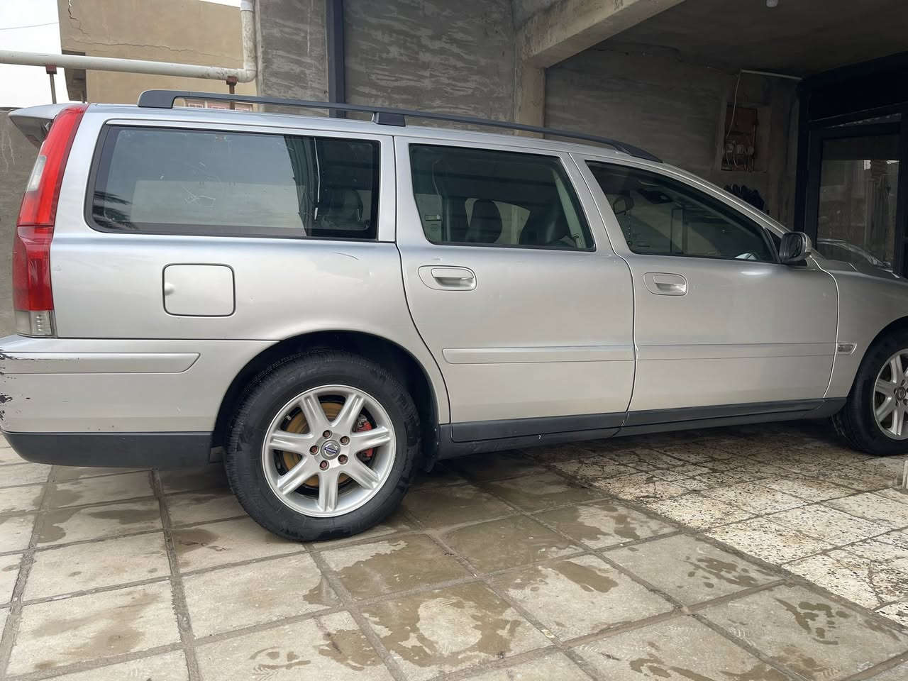 سلام عليكم فولفو v70 2005 البيع السعر. 65الاستفسار ***********
