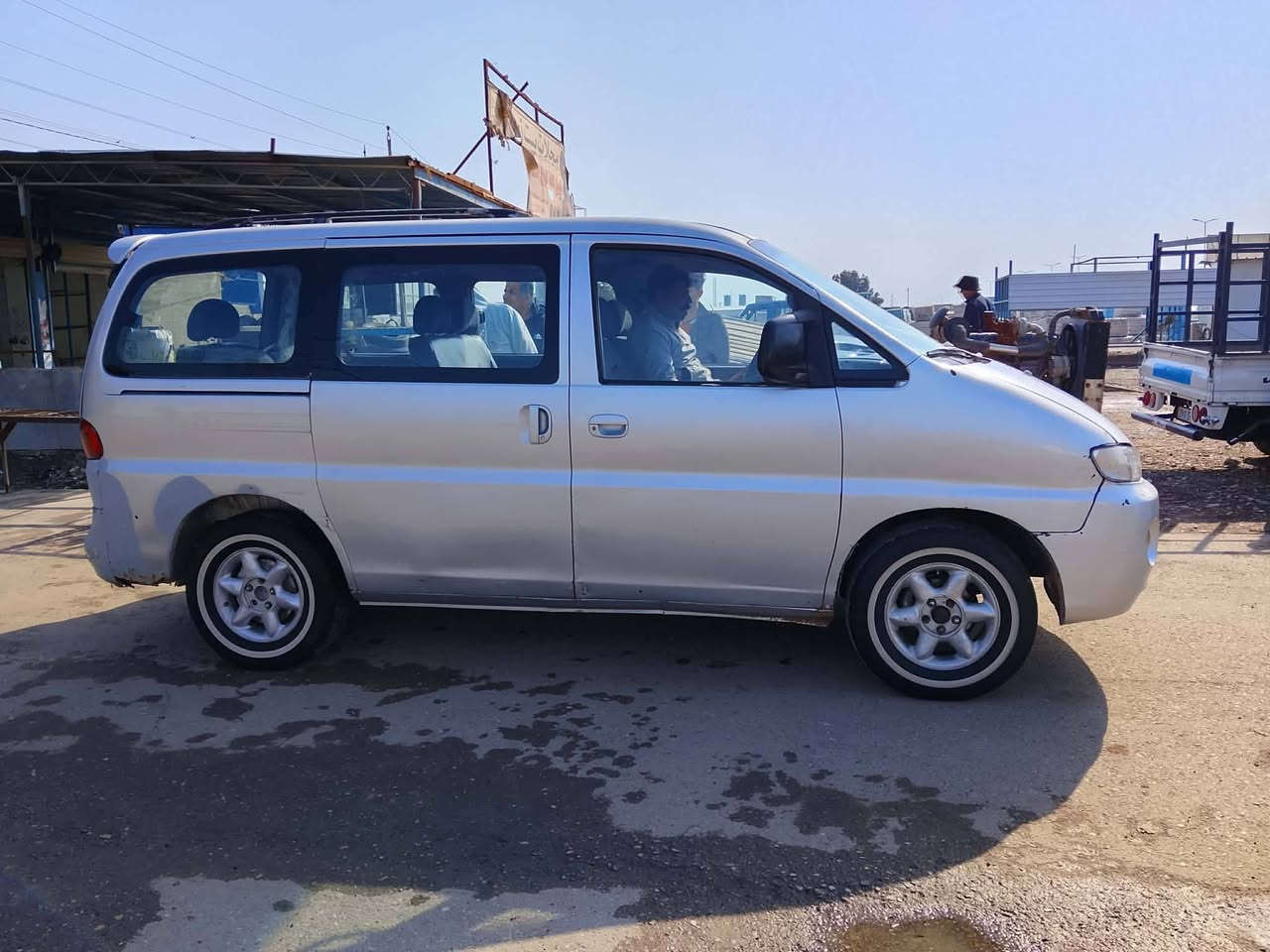 موديل ٢٠٠٠ بغداد خصوصي مكينته جديده مكانهه واسط صويره السعر ٥٢ وبيهه مجال ***********
