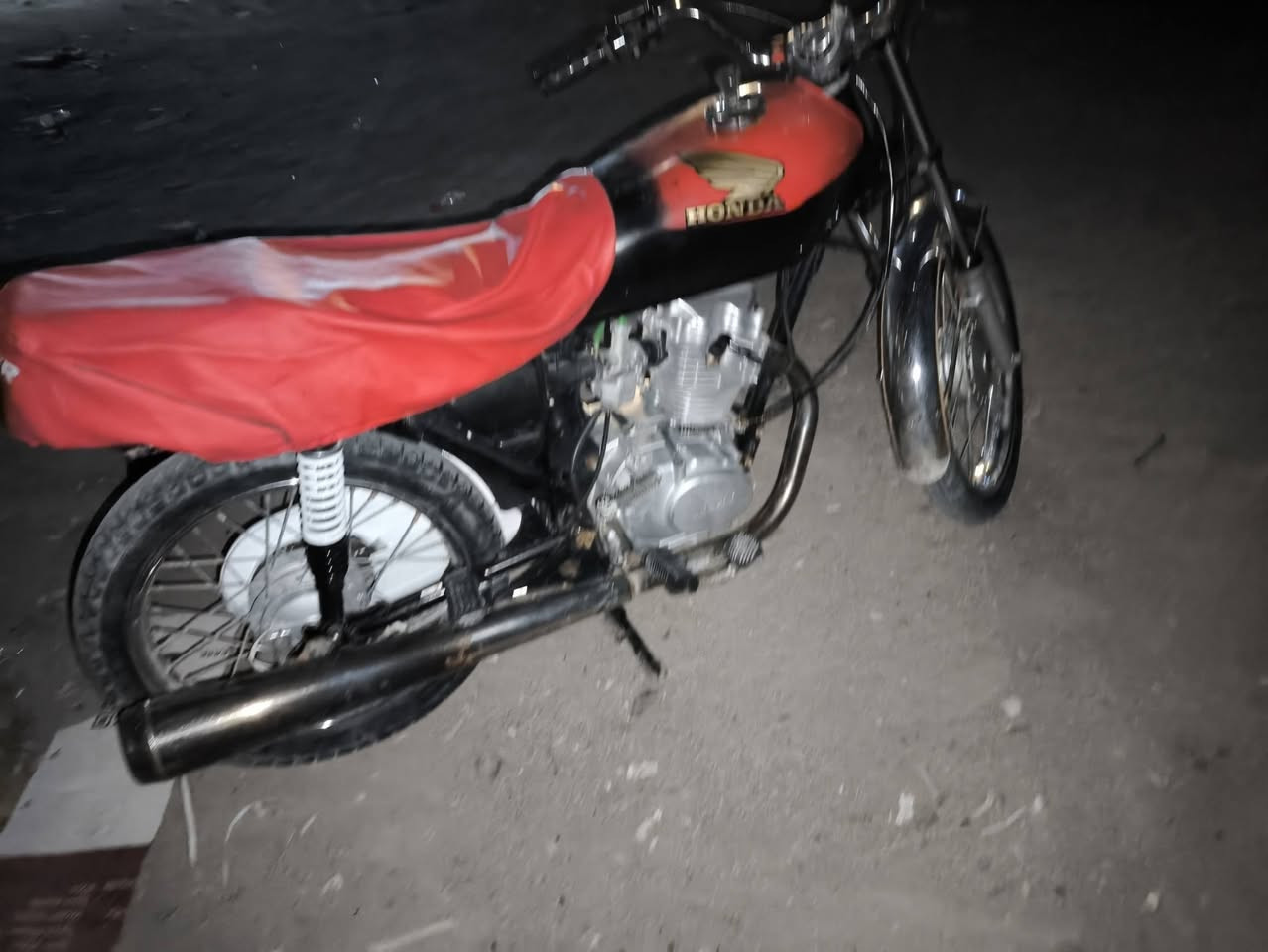 دراجه أدوات للبيع دراجه جديده تخبل مكينه جديده كلش مامفتوحه توني شتريته وحتاجيت ***********
