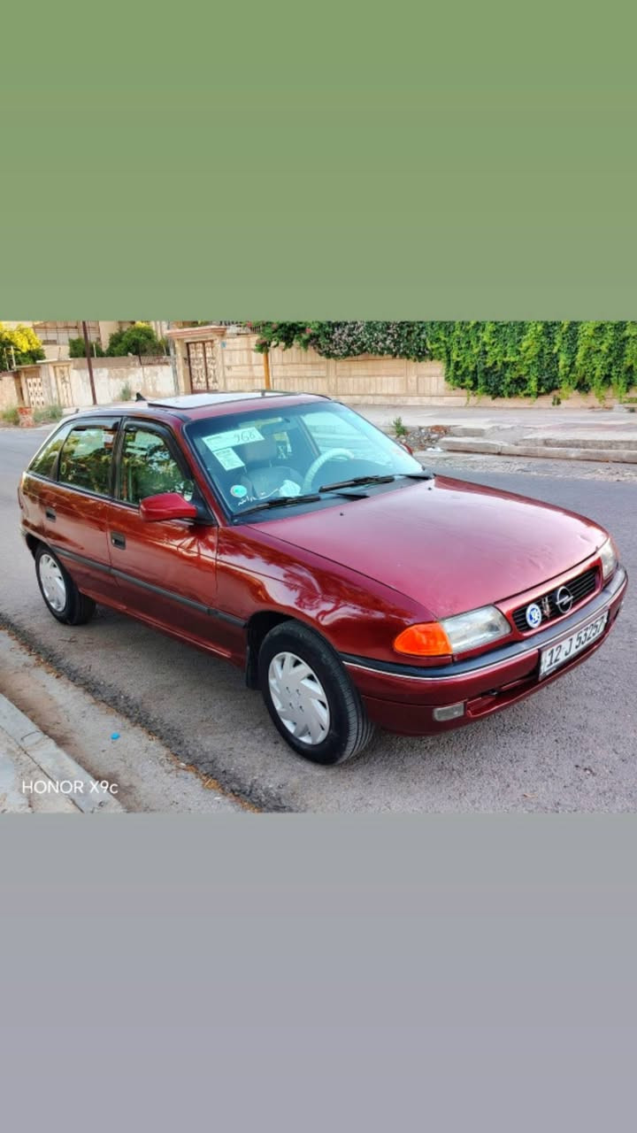 السلام عليكم اوبل استرا حجم 18 موديل 1992 السياره مصبوغ دوائر ودوسات جاملغ اليمين السياره شرط تحويل السعر ٤٢ بيه مجال المكان موصل الجانب الايمن اتصل *********** على ***********
