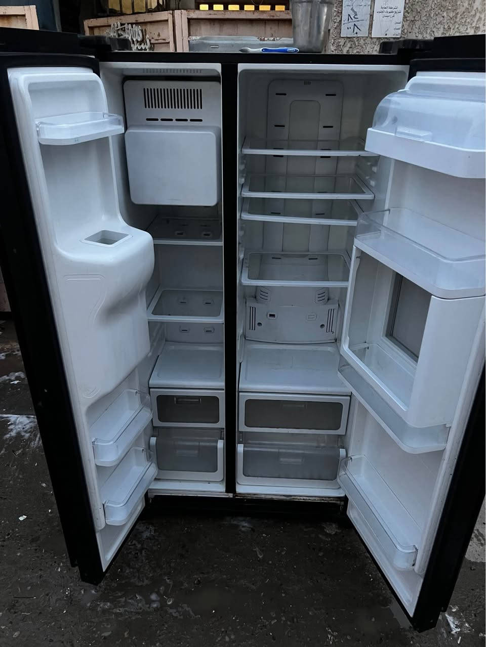 ثلاجه سامسونك نضيفه كلش بابين بارد ماء او ثلج بلور او صيدليه من ضمنه موصفاته كامله للستفسار التصال *********** عمارة, ميسان
