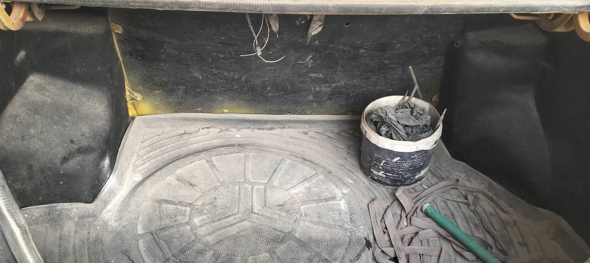 السلام عليكم سايبا موديل 12 للبيع
بسمي ابيع كوم حديد مكفوله من الظربه

كير مكينه كفاله تبريد كام يفصل وماسويته 

زوج تايرات جدد دينما جديده راديترات جدد باتري جديد ليتات جدد دعامبات جدد داخله نظيف  

سعره 25 ورقه  وعليه هيئه 370 ينكصن من السعر 

المو شراي ليدخل خاص ‏‪0784 766 9039‬‏

عنواني ديوانيه المركز
قطرة خياس مابيه بالحزام الصبغ يوكع
