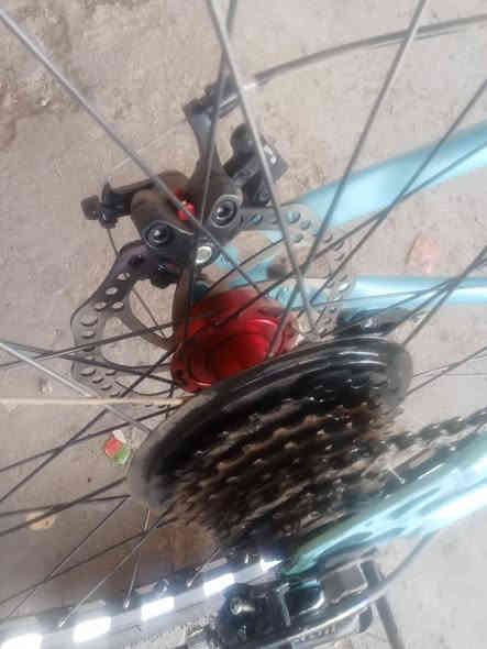 دراجه  ماركه  كلش نظيفه  وشغال كلشي بيهه  بغداد كراده مريم  ***********  السعر  125   الف
