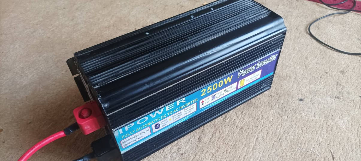 السلام عليكم
 عاكسة للبيع جديدة بعده مامشتغلة ب50 وب60 يبيعوها اني بايع ب25 قفل 
***********
