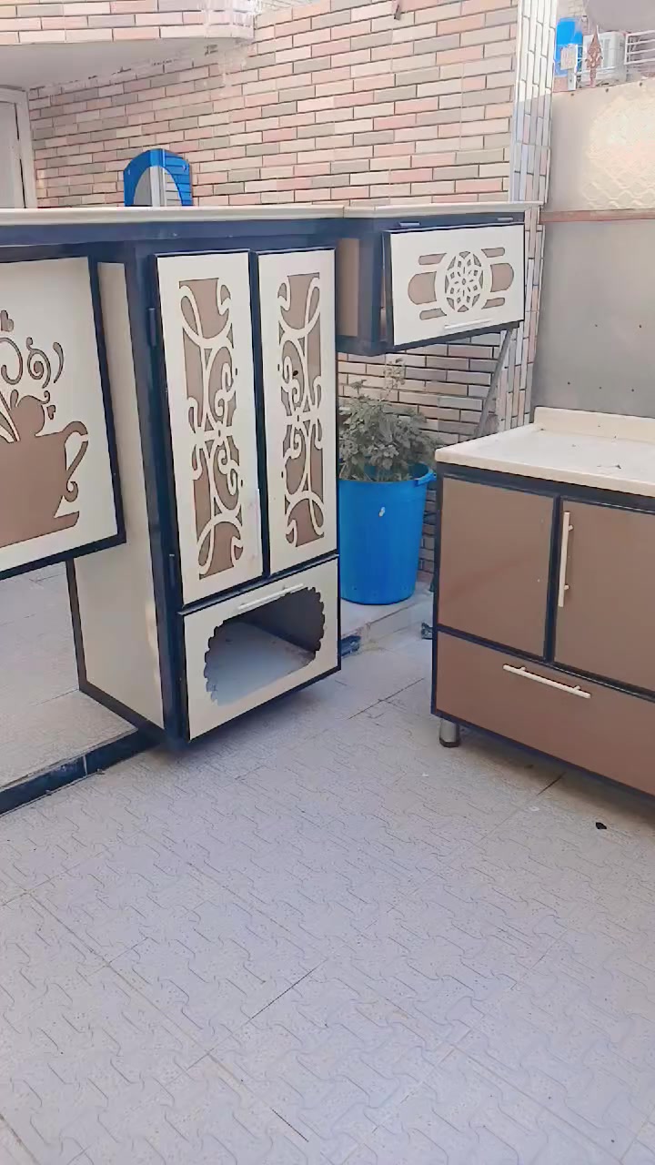 السلام عليكم كاونتررائسي  للبيع ٦ قطع مستعمل قليل ٣ ونص ×٣ مع ساحبه الدهون السعر مليون مع ٣ مرمرات المكان بغداد  جسر ديالى يم مدرسى موسى الكاضم رقم الهاتف (***********) اتصل وتدلل
