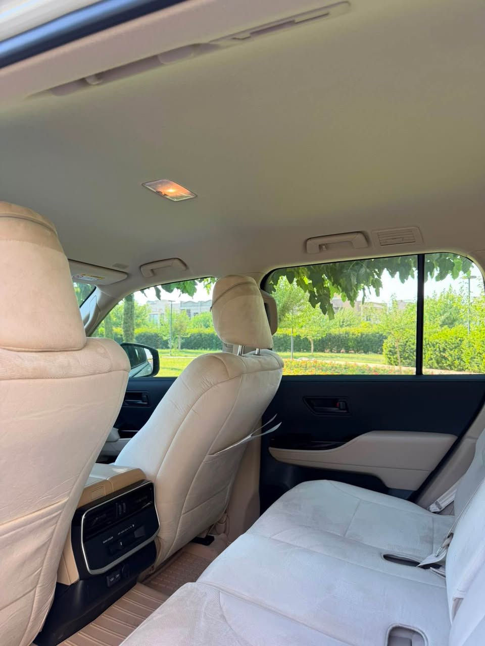 Toyota Land Cruiser GX
مۆدێل 2025 تەبرید مەرکەزی شەریکەی جیهان 
هیچی نییە ٣،٠٠٠ کیلۆ مەتر ڕۆییە 

*********** أربيل, العراق


**إذا كنت صاحب هذا الإعلان وتريد حذفه لأي سبب، رجاءا أرسل رسالة إلى الدعم الفني**