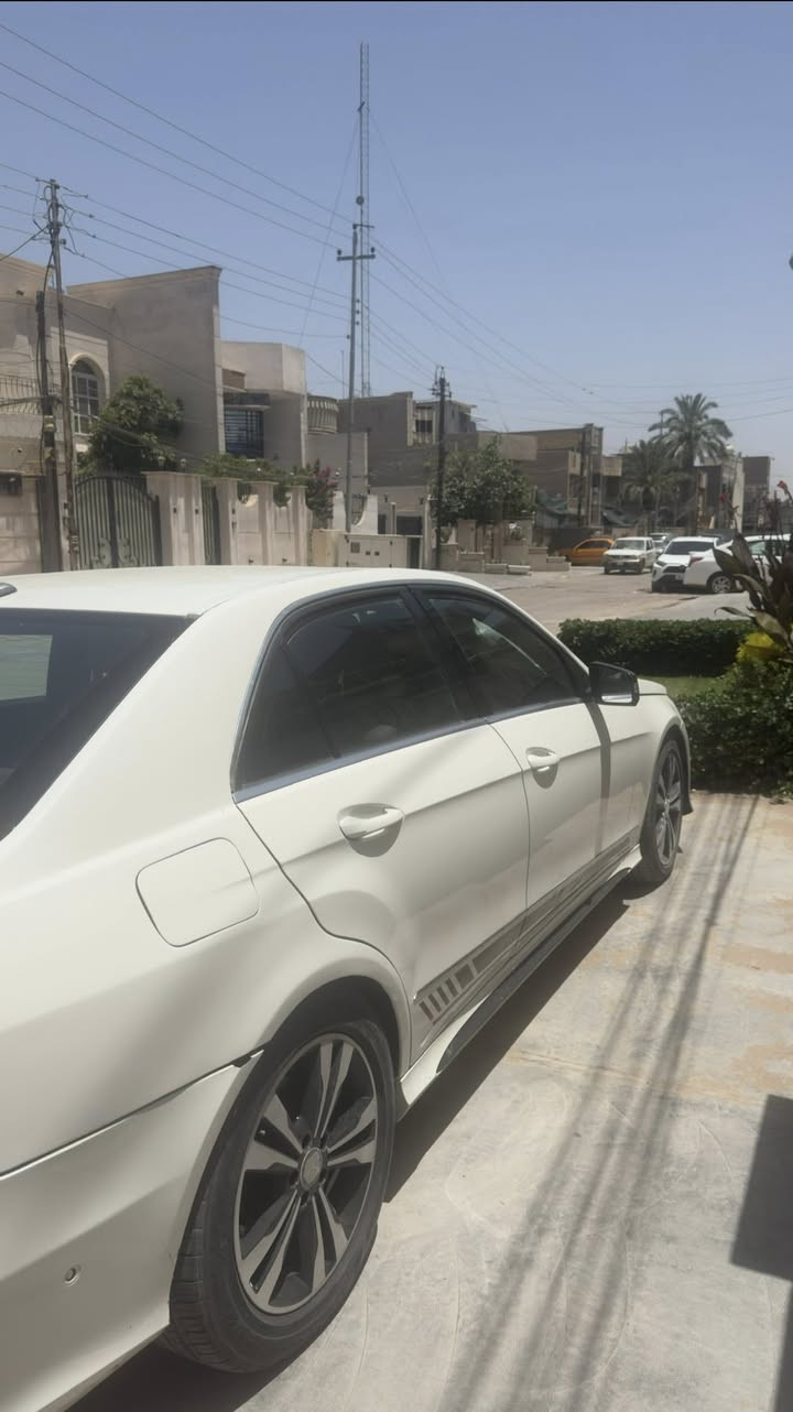 سلام عليكم 
من رخصه الادمن 

مارسدس w212 
2011
محدث 16 تحديث بدون ضربه 
وارد امريكي حادث جاملغ خلفي 
محرك 6 المرغوب ابو العقل الفوك 
فول مواصفات للاخير 
تدفئه تبريد تحكم كشنات تدفئه بالكشنات 
شادلها شاشه اندرويد وكاربلي بلادي
منضومه مي و بانزين جدد 
رقم بغداد بسمي 
دعاميه خلفيه ودفيوزر ودوس 63 AMG 
السعر 136 
مكانها بغداد مشتل 
***********
