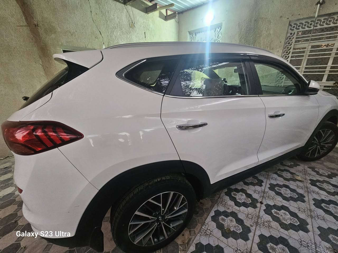 توسان ٢٠٢٠ قادسيه رقم انكليزي سنويه مجدده ل ٢٠٣٠ 
الكاصد 
كفاله عامه عدى ٣ رصعات ما مصلحهن ضربات حصو ماشيه ١٣٥ الف 
كير ومحرك بشرط
لايت 5 عدسات دوار 
اريل زعنفه 
شاحن وايرلس
٣ انظمه قياده
كشنات اماميه كهرباء
لد نهاري 
بصمه تشغيل
بصمه أبواب 
ترحيب بالمرايا
دشبول مطعم صاج ***********
