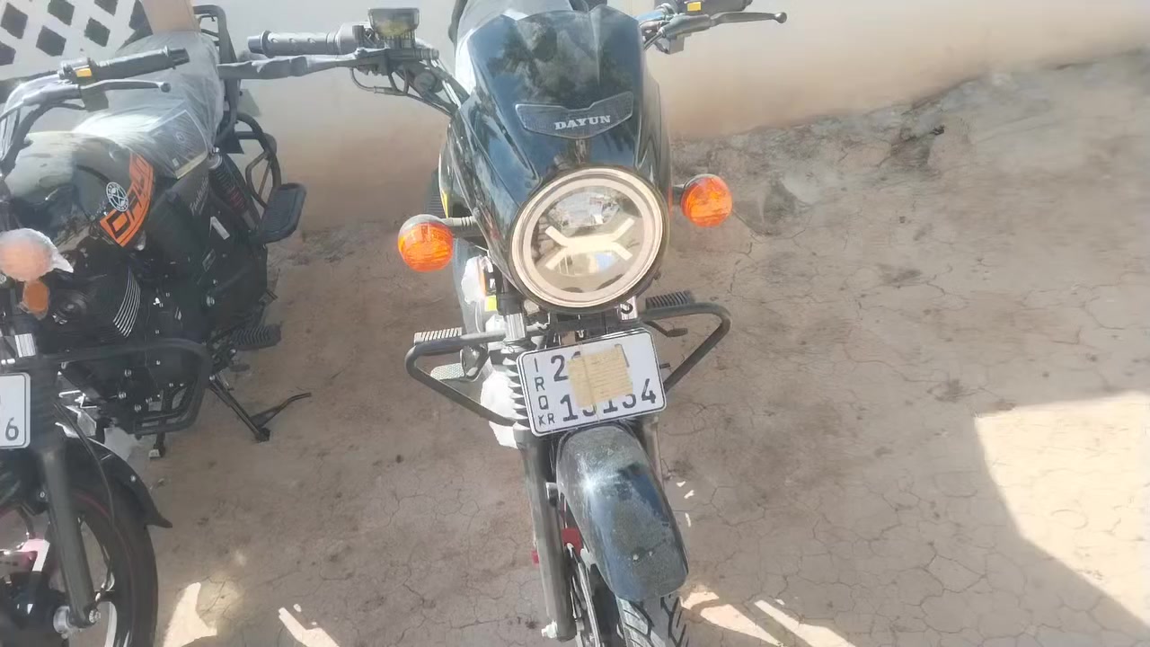 دايوان موديل 26 رقم سليمانيه سعر ٢٤٥٠ مكان ديالى خالص الناي *********** *********** توصيل موجود
