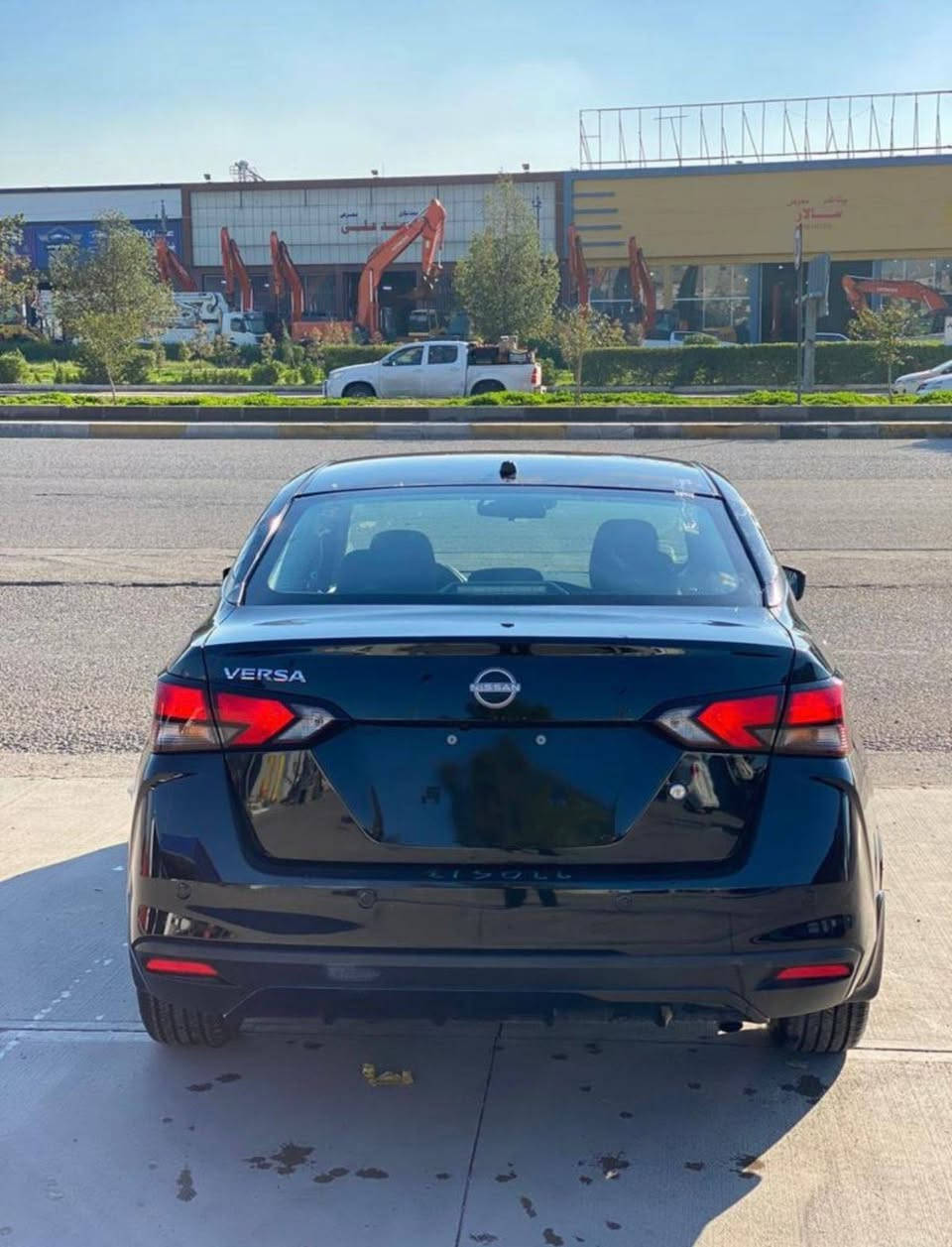 السلام عليكم
نيسان فيرسا موديل 2023 رقم اربيل بأسم شركة
وارد امريكي بدون حادث بدون صبغ فقط طلقات عدد 3
سيارة جديدة وجاهزة ماشية 27 الف
مواصفات تحكم ستيرن كامرا رادار حساسات 
مكان بصرة السعر 125 وبيه مجال او مراوس
***********
