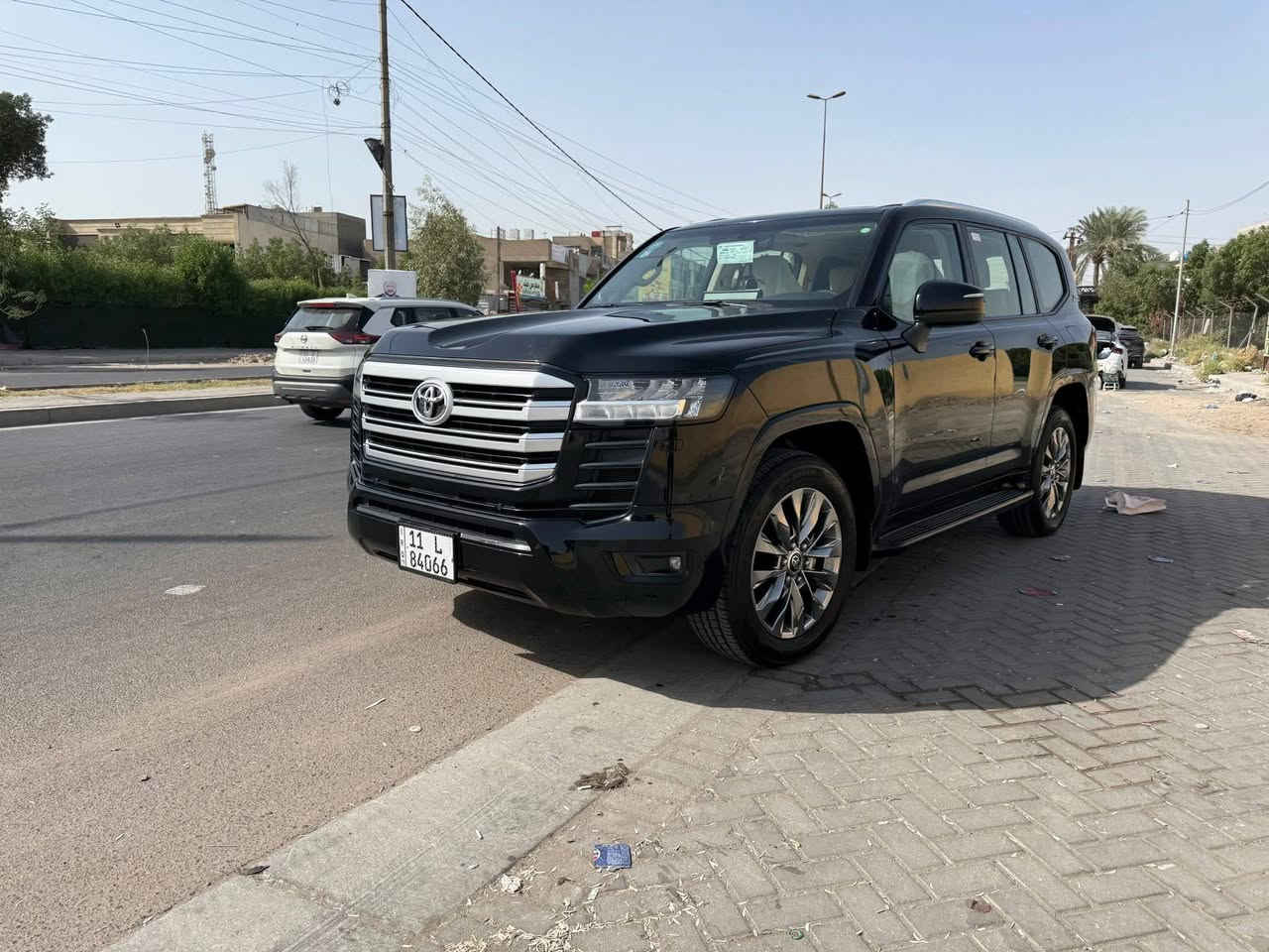 السلام عليكم
لاند كروز 2022 ساز GXR 
توين تيربو
رقم بغداد بأسمي
السيارة مكفولة كفالة عامة
ماشية 61 ألف
فول مواصفات
السعر 65000 وبيه مجال
مكان السيارة بغداد الكرخ
تليفون
***********
***********
***********
تحياتي
