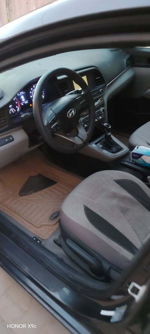 السلام عليكم
للبيع النترا موديل 20 أمريكي بيها صبغ قمارة وبنيد وجاملغ خلفي ليبل واحد السيارة بدون اي دواخل  وبدون أي حادث قوي ماشية 91000 السعر 105 وبيها مجال جدا بسيط 
للاستفسار ***********
