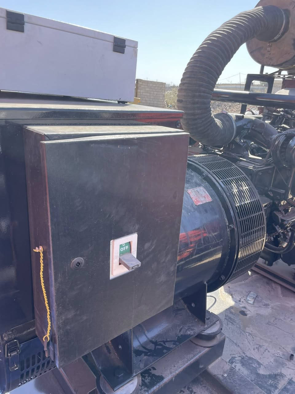 للبيع مولد مان 10 سلندر راس توليد500 كيفي ستانفورد اصلي المولده جديده حيل مامفتوح بيه برغي مكاني بغداد الجرف***********
