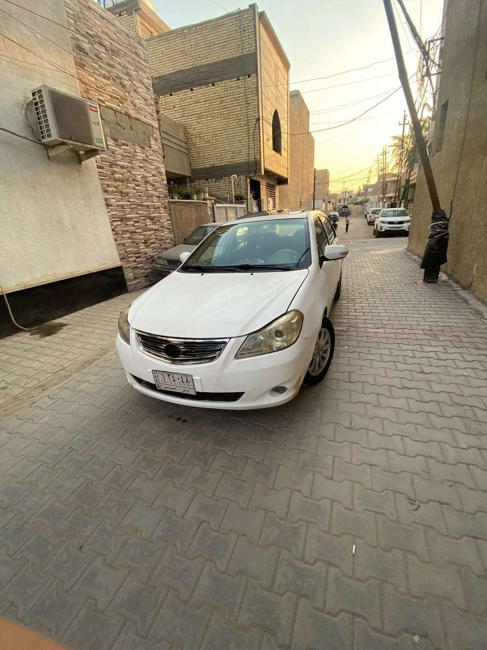 سلام عليكم للبيع بي وايدي ٢٠١٣ السياره بيه حادث جماغ  خلفي او انصبغت احزام للجماليه  السياره يردله شغلات بصيطه مكلف بالنشر صاحبها  رايدها بسعر مناسب  جدا العنوان الاعضميه  *********** غير متواجد عل فيس
