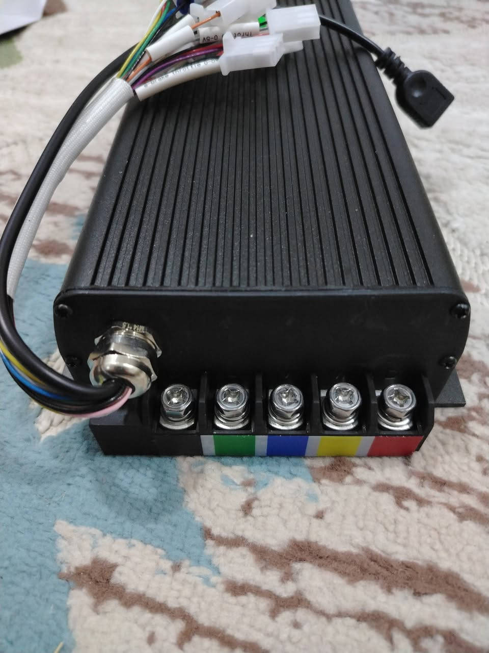 - المواصفات العامة -
وحدة تحكم سابفوتون SVMC72150 من MQ (Sabvoton) - SVMC72150-M V2
1) الموديل: وحدة تحكم SVMC72150-M V2
2) جهد البطارية المتاح: 48-72 فولت
3) قدرة المحرك المتاحة: 3-4 كيلوواط
4) ذروة  تيار التيار المستمر: 150 أمبير
5)  ذروة تيار الطور: 350 أمبير
6) طريقة الاتصال: مستشعر هول
7) أبعاد التركيب:  275 مم × 122 مم × 63 مم
8) الوزن: 2.2 كجم
9) جهد تشغيل الخانق الافتراضي: 0-5 فولت
10) تفاصيل MOSFET: 24FET
11) مادة الهيكل: ألومنيوم
12) تصميم وحدة التحكم: وحدة تحكم قوية للدراجات الهوائية بقدرة 4 كيلوواط، وحدة تحكم للدراجات الكهربائية
13) قابلة للبرمجة عبر الكمبيوتر والهاتف
14) الشهادات: CE، CCC

- تصميم وحدة التحكم -

وحدة تحكم Sabvoton SVMC72150، وحدة تحكم موجة جيبية 150 أمبير، قابلة للبرمجة، مع قابس هول، زاوية طور 120 درجة.

الوظائف: مستشعر هول، دواسة الوقود 0-5 فولت، نظام المساعدة على الدواسة، حد السرعة، فرامل منخفضة، شاشة عرض، الرجوع للخلف، مضاد للسرقة، منفذ البرمجة.

وحدة تحكم سابفوتون SVMC72150# وحدة تحكم قوية للدراجات الهوائية بقدرة 4 كيلوواط# وحدة تحكم بموجة جيبية 150 أمبير# وحدة تحكم بمحرك دراجة كهربائية بقدرة 3


**إذا كنت صاحب هذا الإعلان وتريد حذفه لأي سبب، رجاءا أرسل رسالة إلى الدعم الفني**