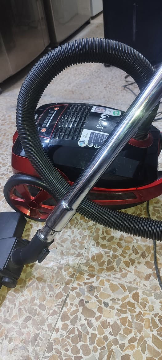 غساله حوضين اخو الجديد ٩ كيلو ٧٥ الف 
كونفيرا نظيف جدا شغال كامل ٨٥ الف 
مكنسه كهربائيه مستعمل شهرين اخو الجديد ٦٥ الف ***********
