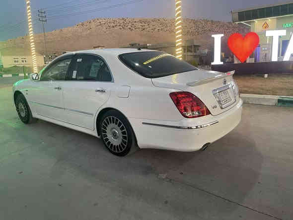 ماجێستا مووس 2005سەیارەکە فولە absبیلاد ناوزەرد 5دووگمە بەس شوێن مووسەکانی بۆیاخە کێڕو مەکینە بەشەرت لێدراوی نیە***********
