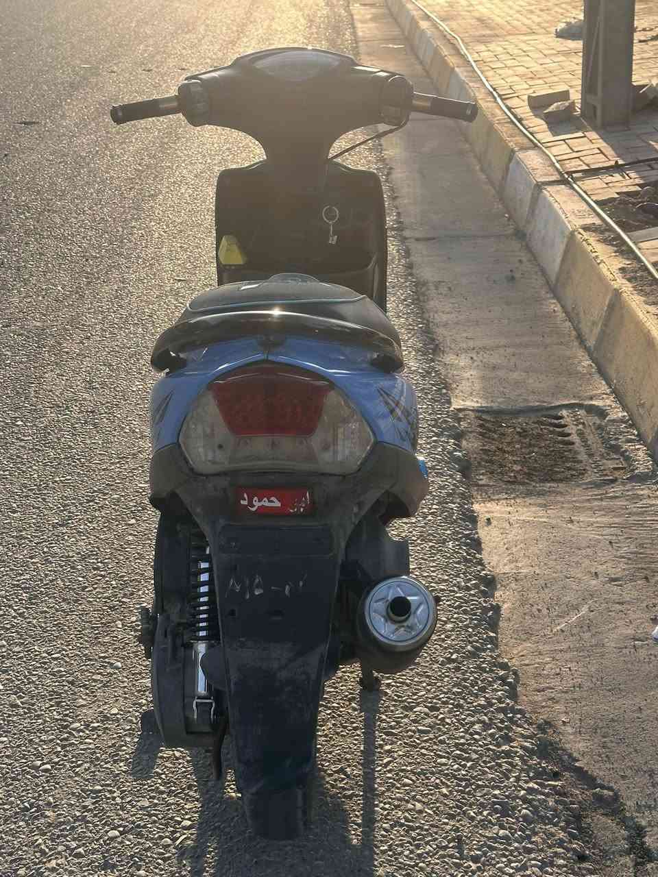 سلام عليكم دراجه ماكس عدله موديل 2005 نازله من الحاويه شلعه ومعدل صاله ٤ اشهر مفتوحه تزويد ٥٥ دراجه اصوليه بيه رقم شاصي و بيه وصل معرض وكل غراضه البلاديه موجوده و الدراجه معدل عليه كلش(سعر خاص) العنوان كربلاء حي الحر 
الرقم بيه واتساب *********** تواصل خاص مفتوح
