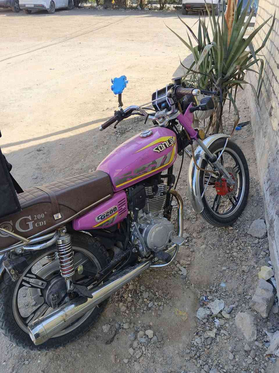 ايراني استعمال قليل للبيع بدون أوراق دراجة نضيفة مكفولة من السرقة أو أي شي ثاني سعر 700 وبيها مجال مكاني بغداد الدورة ***********
