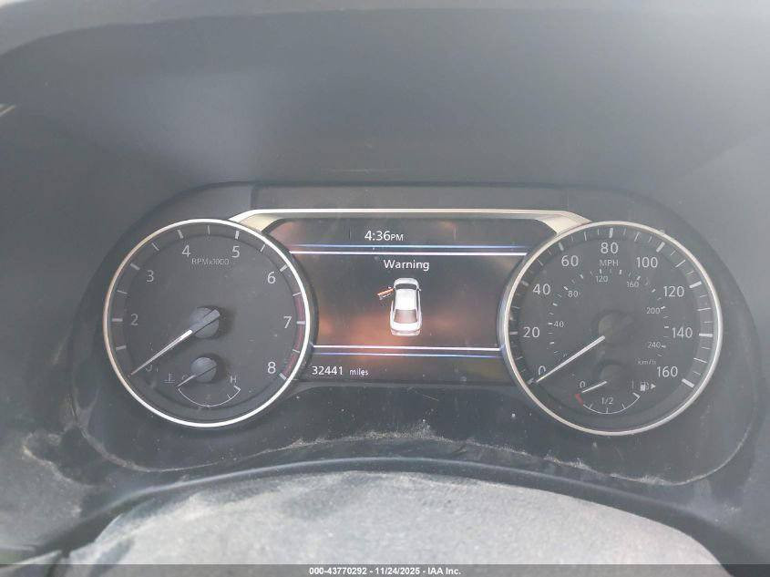 السلام عليكم عندي نيسان سنترا موديل 24 ماشيه 32 الف واصله بغداد ابيع بدون تصليح وبدون رقم السعر 100 الشراي يتصل ***********
