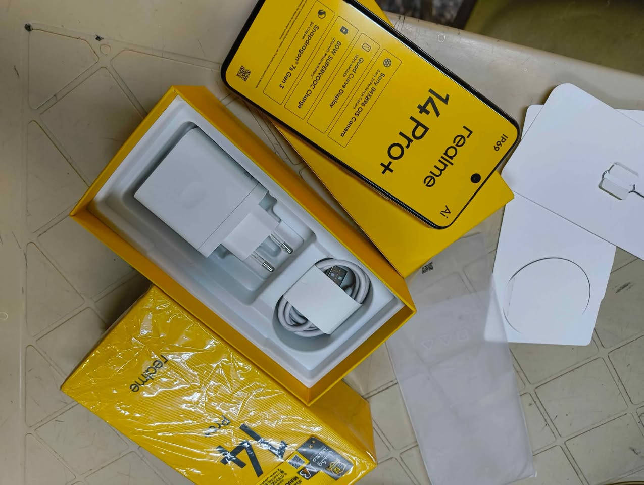 ريلمي 14برو بلاس 512 لون مميز جهاز اخو الجديد نضافة 100/100استخدام قليل مواصفات معروفة جهاز مفول من شاشة ومعالج وكاميرا وشحن وكلشي للبيع فقط السعر 465الف مكاني بغداد العامرية للاستفسار وتساب *********** بغداد, العراق
