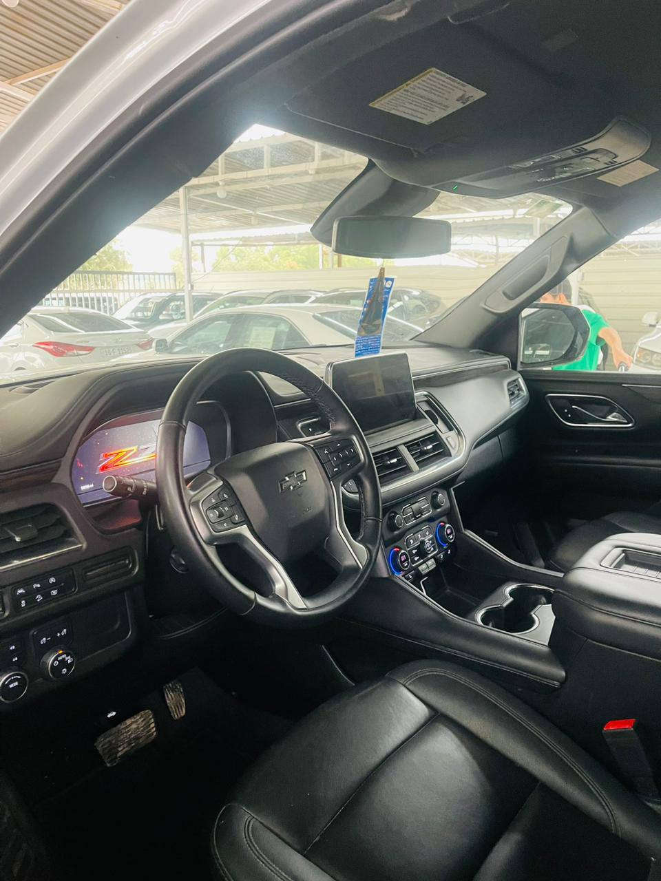 السلام عليكم تاهو.موديل2023.   z71 كفاله من الصبغ بيها فقط بارد بلجاملغات الخلفيه. حادثهامرفق بالصور  عواصف من أمريكا بدون رقم. السعر 420 وبيها مجال مكاني بابل ***********
