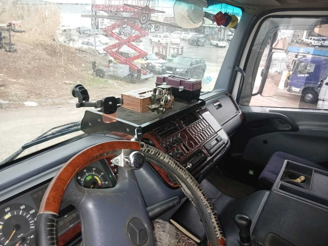 اتيكو للبيع موديل ٢٠٠٤ فول موصفات كرين بافينكر ١٢٠٠٠ مكان سليماني اتصال ***********
