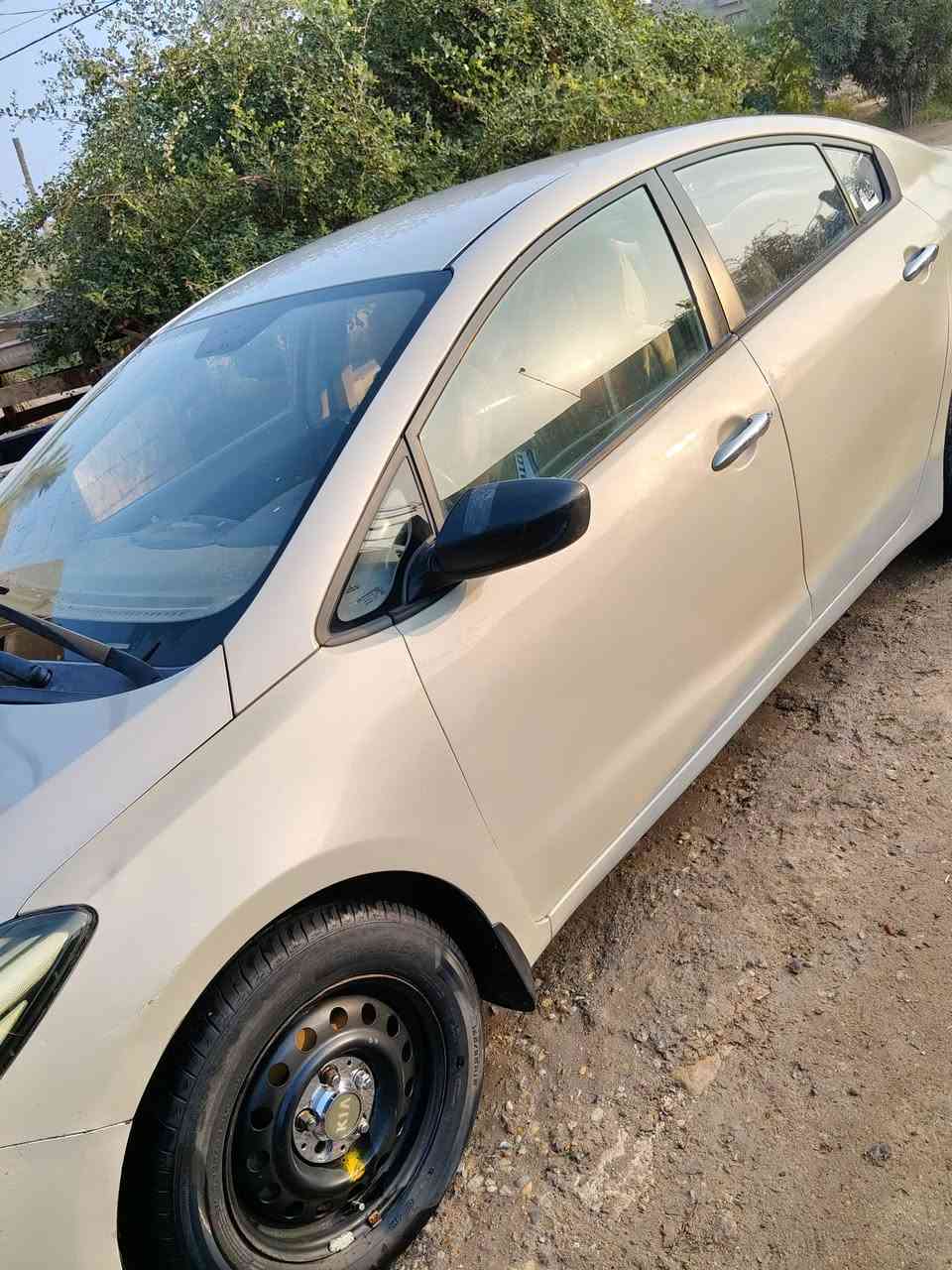 مديل 15 سنويه 28 رقم مثنى 
مكينه كير تبريد حداديه كله جاهز
السياره بيه صبغ حزام بدون فتح وتبديل شرط بيه سونار سياره المكان السماوه رميثه 
السعر 103وبيه مجال ترهم مراوس ***********
