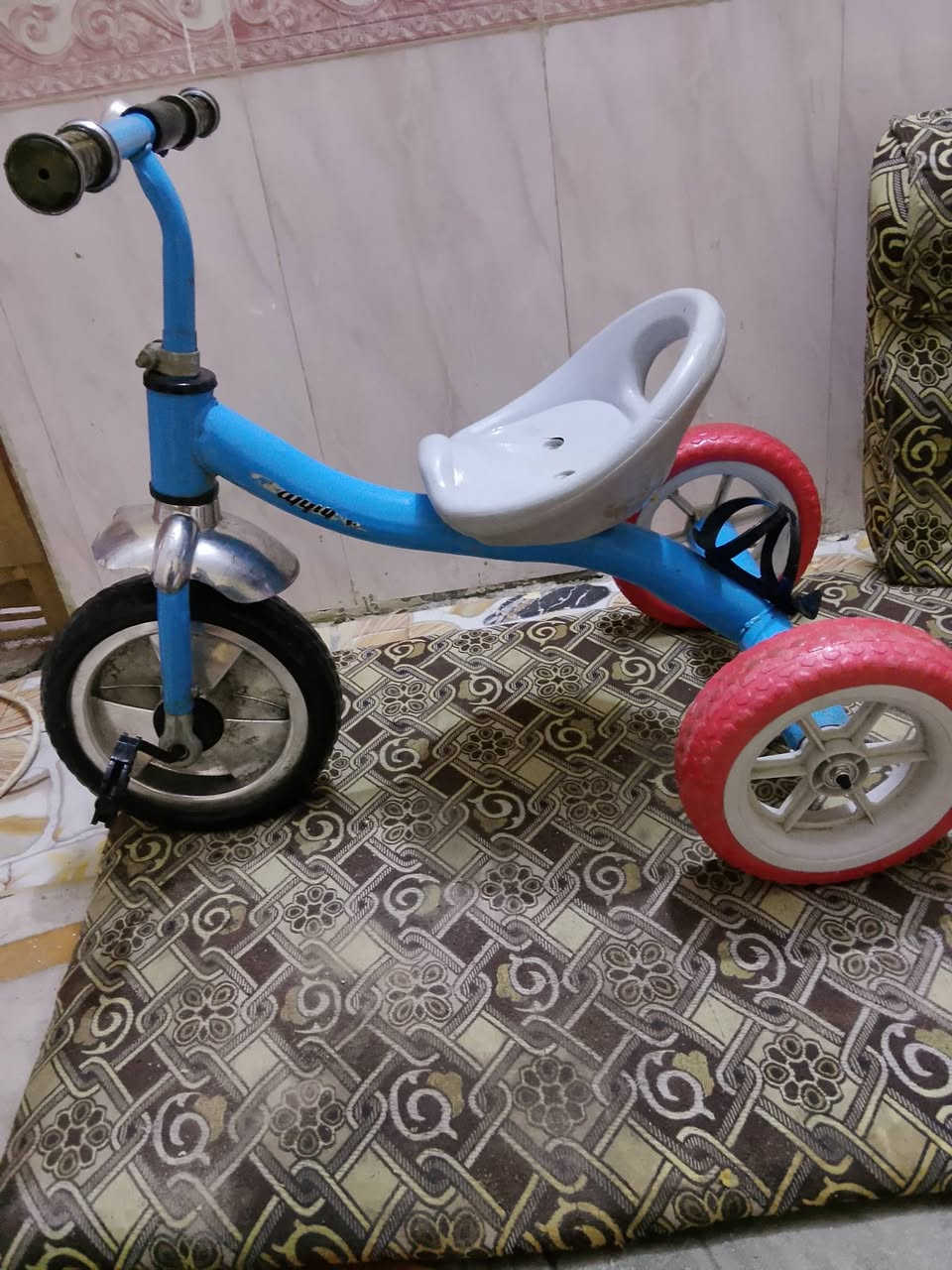 سلام عليكم باسكل البيع نضيف كامل وكلشي ما نقصه مكاني ناصريه حي اريدو رقم *********** سعره 15
