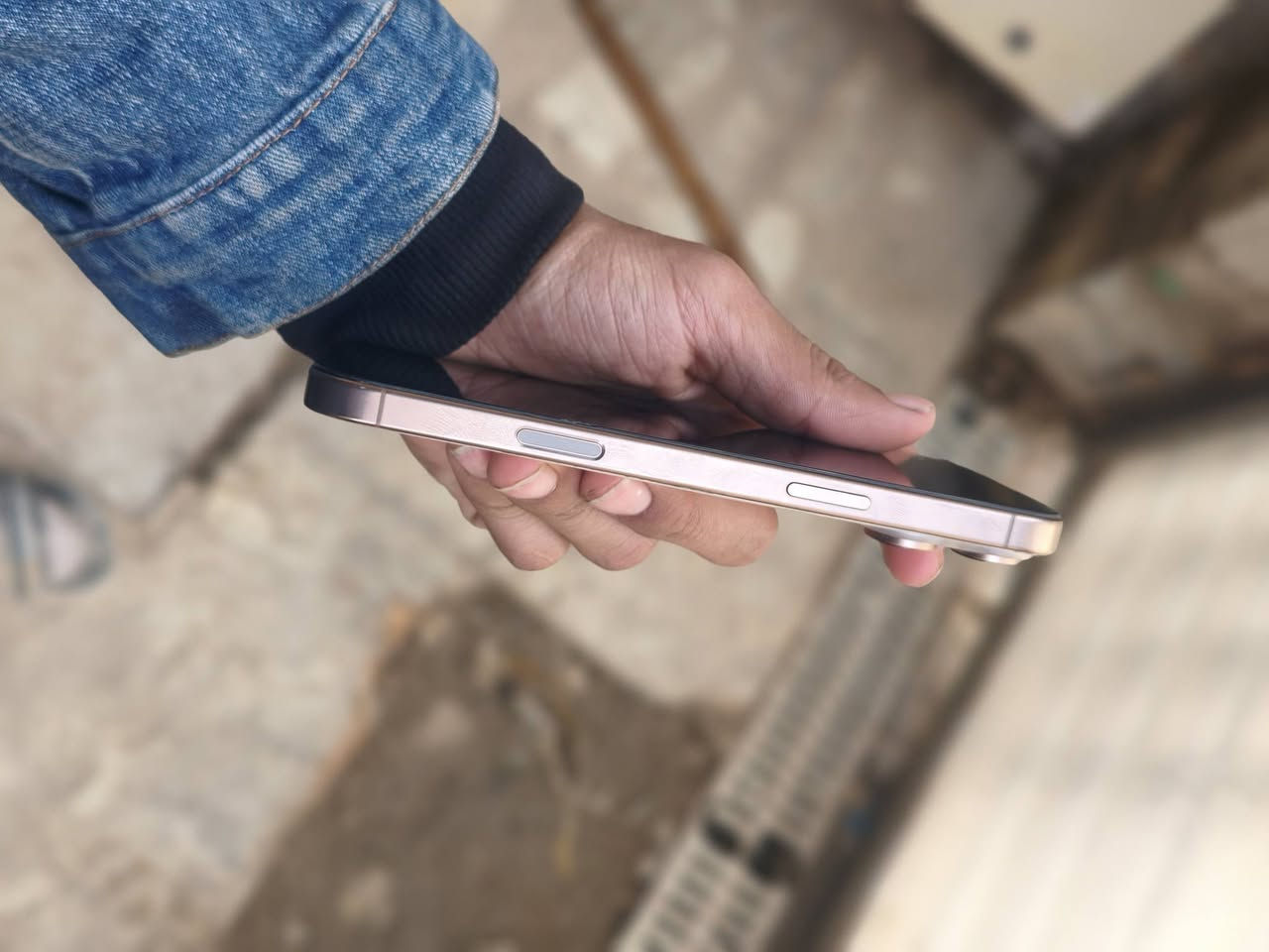 سلام عليكم ايفون 16 برو ماكس للبيع او مراوس الجاهز مقفول ايكلود وينفتح تخطي ومبدل شاشه وبورد وبطاريه وشاشته تعلك مدري شبيها هوه من انقفل كامت تعلك
سعر خاص ***********
