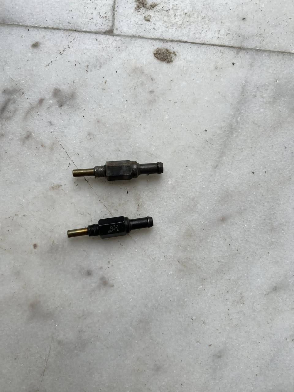 للبيع
بلكات اصلية تخمين سعر 25

ولف تبخير مال Gdi عدد 2 سعر 10

طاحونة Gdi سعر 30

كلاص وطوافه قاعده فيت بم 20

فيش اصليه مال قاعده ومال فيت بم 20

تخم نوزلات Gdi  سعر 75 

پلي راس كرنك عام سعر 20

مجول عدد 2 سعر 15 

حساس اوكسجين اصلي تفصيخ سعر 25 

حساس هوا سعر 25 

برغي براد وفلتر الدهن مال محرك  سعر 10

سلكتر كير سعر 30

ڤاكيوم مبخر البانزين سعر 20 

المكان بغداد

***********
