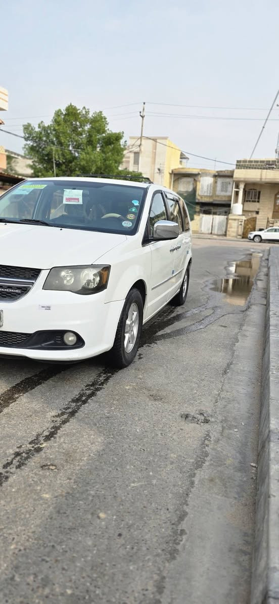 السلام عليكم
دوج كرفان كندي 
موديل 2011
فول مواصفات باب كهرباء جام كهرباء
كشن شفط تبريد ٣ قطع شاشه كامره 
كشن كهرباء مكينه وكير جداد فبل شهر مجدودات تخم تاير 
حداديه جديده سياره جاهزه  كفاله فقط قبق الجنطه صبغ بالعراق 
تحويل ثاني يوم بسمنه
سنويه ورقم جديد
مكاني بصره
***********
