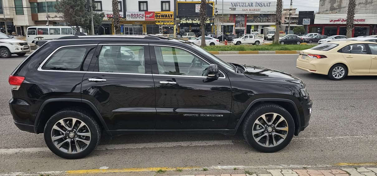 جيب لاريدؤ ٢٠١٨ لميتيد خةليجي ناو زةرد ٤ بارچە سبوغ بؤنيتيش بيلادي گۆردراية پيشو پشت كةپس رةقةمو سةنةوي نوية بة ناوي خؤمانة شوين هةولير . *********** أربيل, العراق
