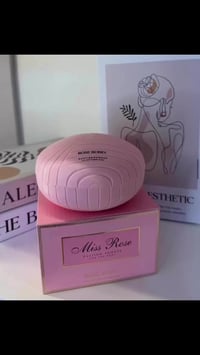 باودر روز بيري • ريحة وردية • ٢٠٠غ