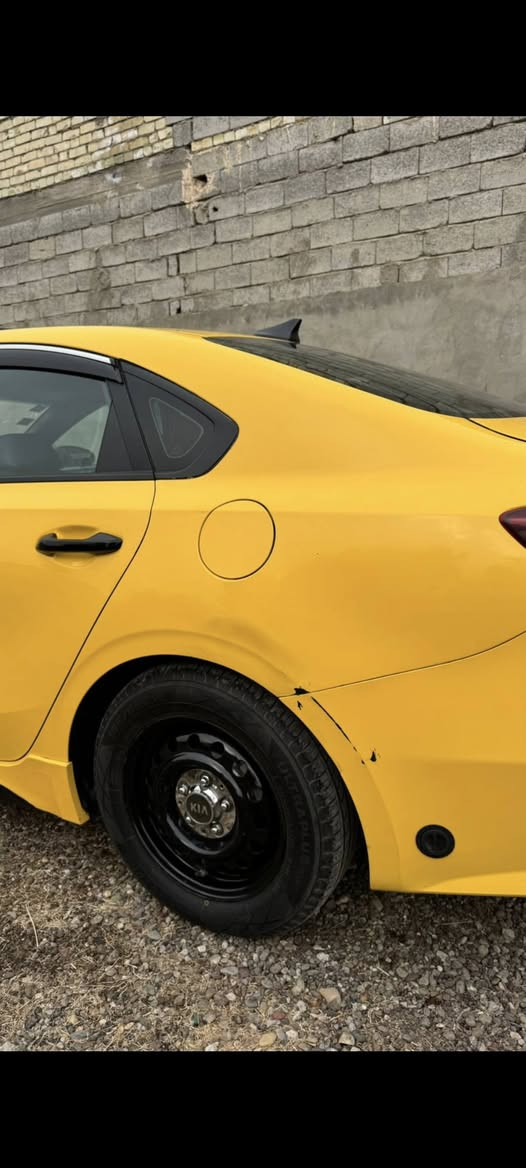 السلام عليكم
فورتي موديل 23فول السياره1/1 
1-محرك مكفول لا تنقيص ولا تبخير
2-الكير مبدل at
3-الحادث جاملغ الايسر والبنيد مبدل
4-الضرر واصل للشاصي ومعمر
5-فقط ايرباك سترين طاك
6-السياره ماشيه75الف كيلو
7-سياره جاهزه صدر تخم تاير تبريد كير محرك كلها كفاله
8-هيئه وغرامات مصفره تاخذ سياره (كلشي ماعليها)
المواصفات
9-سترين حرف D
10-تبريد شاشه مناخين  بيانو
11-تدفئه تبريد بالكشنات
12- كشن كهرباء
13-شاشه اعطال
14-كامره
15-رادارات من كل الجواب 
16-نقطه عمياء
17-بصمه تشغيل ع بعد
18-البواب بصمه
19-قطعتين تبريد
20-شحن لا سلكي
21- شاشه جبيره
22- تحكمات سترين جهتين
23- كروس سرعه /تحديد مسار
24-فتحه /بصمه
25- سياره بيه منظومه غاز
26- لايت زينون
27- اوتو هولد
28- هند بريك كهربائي
29-دوشمه عامه للسياره
30-وناشر صور حادثها والسونار 
31- مكان السياره بغداد جسر ديالئ
32- رقمي ***********
33-السعر 145ورقه وبيه مجال
