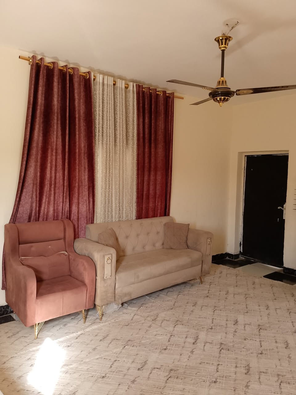 شقة مؤثثة للايجار لايجار شارع 80 نجف خلف اسماك غرناطه للاستفسار *********** واتساب
