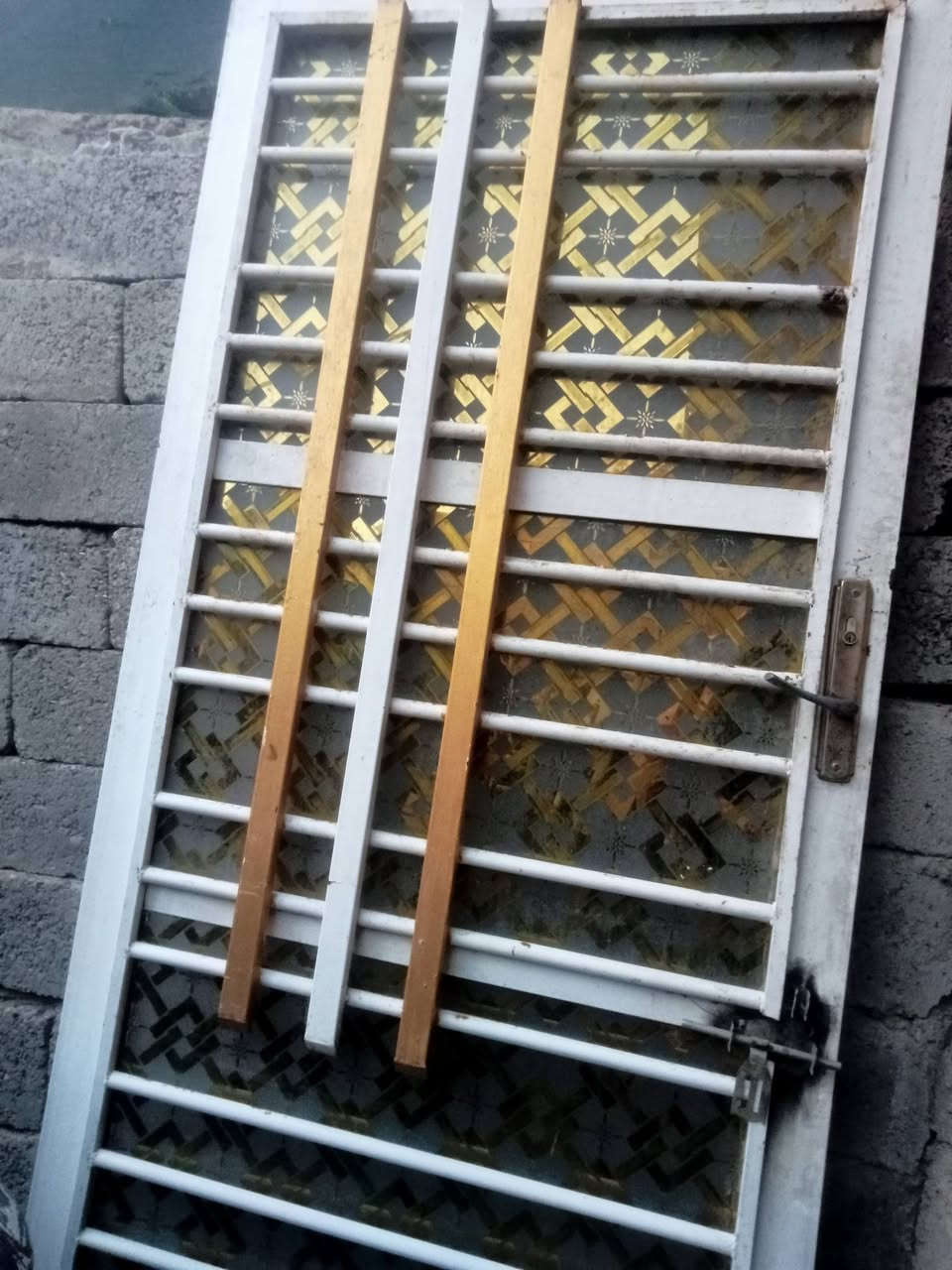 السلام عليكم يوجد شباك وباب حديد للبيع


**إذا كنت صاحب هذا الإعلان وتريد حذفه لأي سبب، رجاءا أرسل رسالة إلى الدعم الفني**