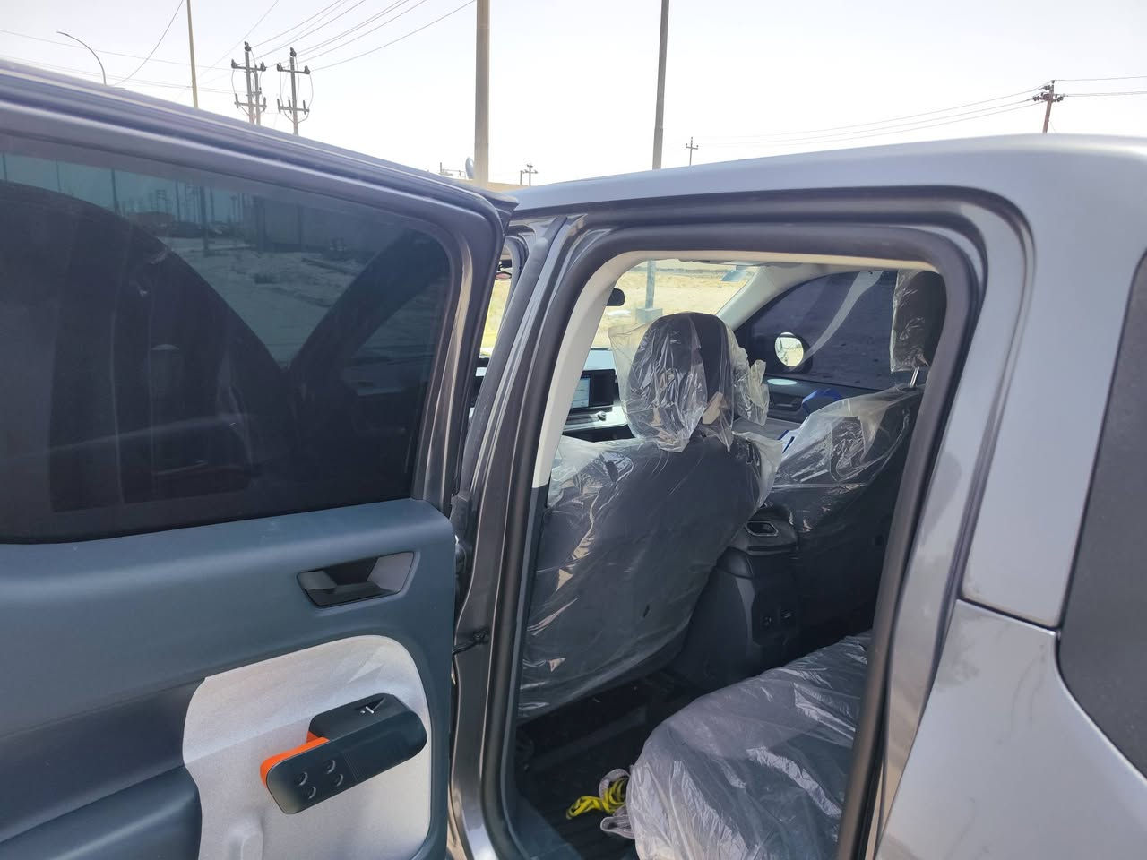 دخول جديد فورد مافريك | 2024 Ford Maverick XLT
موديل 2024
 XLT Crew Pickup
 محرك 2.0L DOHC 16V بنزين
 دفع أمامي (Front Wheel Drive)

✅ ماشية فقط 43 ألف كيلومتر
✅ سيارة مرتبة جداً واستخدام نظيف
✅ مواصفات حديثة كاملة
✅ جاهزة للفحص

📌 رقم الشاصي (VIN):
3FTTW8H9XRRB63619

📌 ملاحظة مهمة:
صور الحادث موجودة مع الصور للتوضيح الكامل، وكانت دعامية أمامية فقط وكل التفاصيل موضحة 

💰 السعر: 185 ورقة فقط

📍الموقع: البصرة
📞 للاستفسار والمراسلة: ***********

#FordMaverick #MaverickXLT #Ford #فورد #فورد_مافريك #سيارات_العراق #بيع_وشراء #البصرة #Pickup
