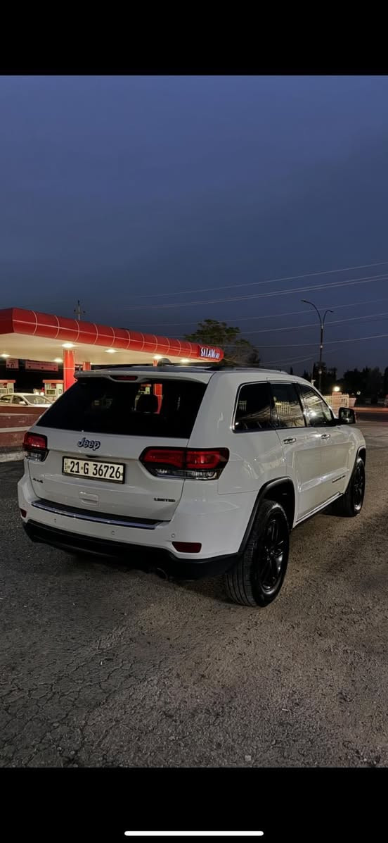 جيب jeep
2021 لمتدد امريكي
مواصفات فول 
 بانوراما
كشنات خزن تدفئه وتبريد
جاملغ سايق مبدل بلادي
سياره حادثها دعاميه ولازمه شاصي ايرباك سستم
السعر 225$
***********
