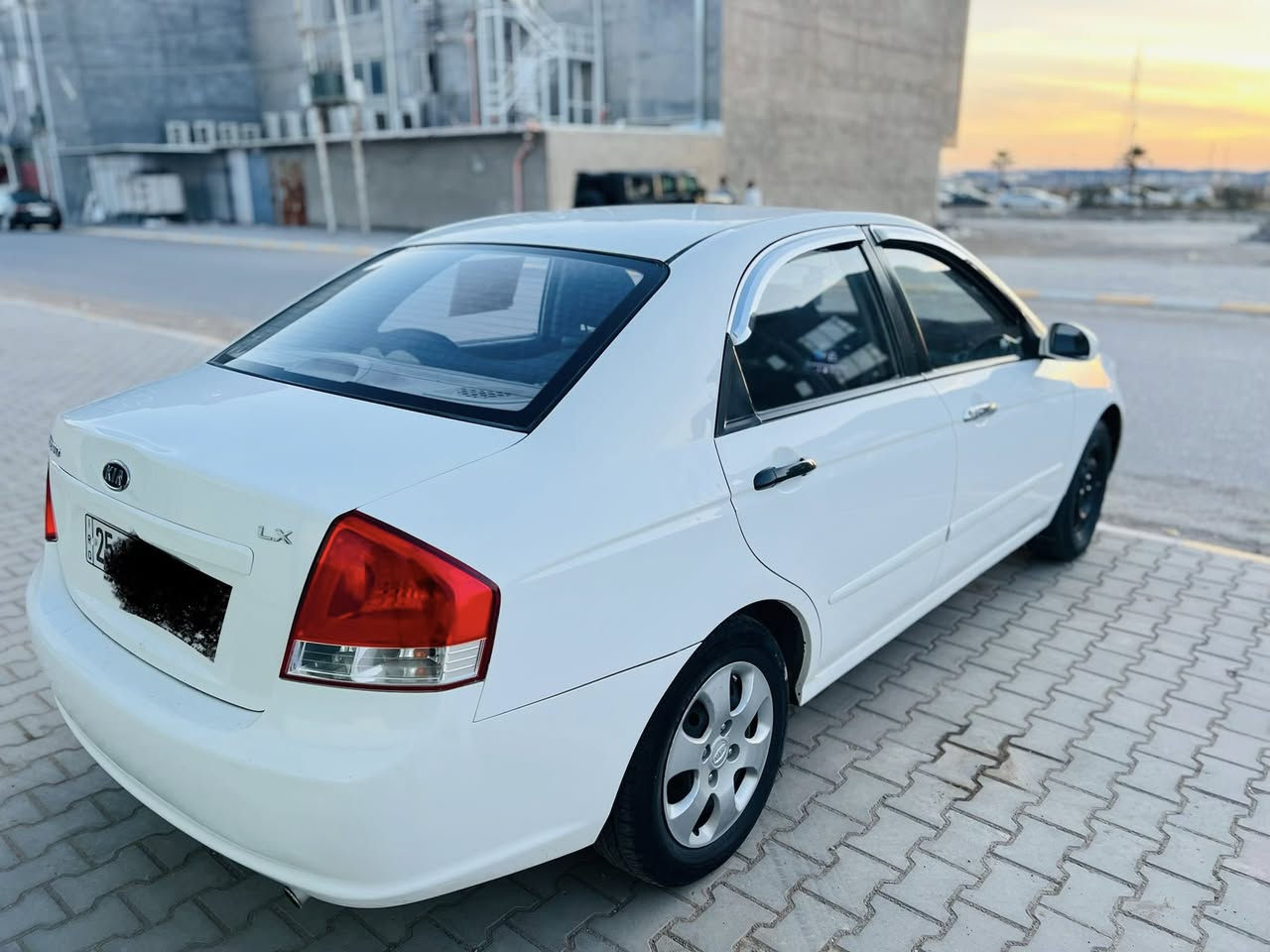 السلام عليكم..اعتذر عن الاقساط والوعدة…
للبيع بسعر مناسب جداً 88…
كيا سيراتو 2009 خليجي لون ابيضّ ثلجي رقم كركوك دولي سنوية جديدة شرط التحويل…
مواصفات السيراتو معروفة مايحتاج اذكرها 
كير اوتو 
4 جام كهرباء بلاجكتور شركة
محرك 1600 دكشن عالي 
محرك وكير بالشرط صدر جديد طخم تاير جديد تبريد ثلج سيارة جاهزة مجهزة بدون نقص…
سيارة مكفولة كفالة من الصبغ عدى شبر برأس البنيد والباقي كفالة…
مكاني صلاح الدين تكريت 
للاستفسار *********** 
***********
