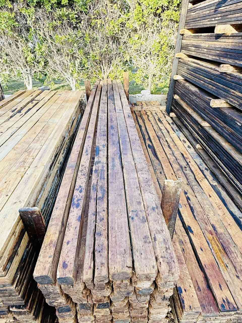 سلام عليكم قالب للبيع نظيف عدد27.5 مكعب طواله 18ونص سعر مناسب مكاني بابل ***********
